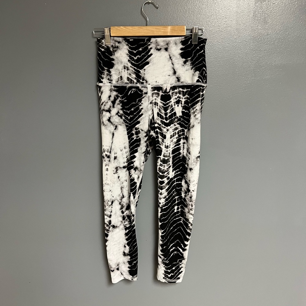Evolution & Creation black white tie dyed leggings medium high waist yoga pants